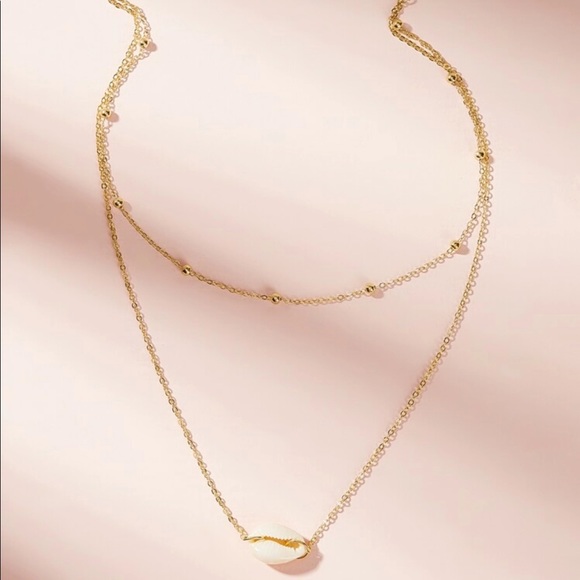 • Lilith• Layered Shell Necklace - Picture 2 of 4